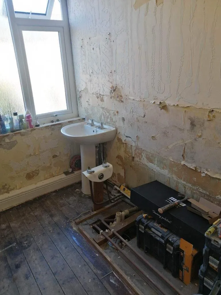 Bathroom-Before-008